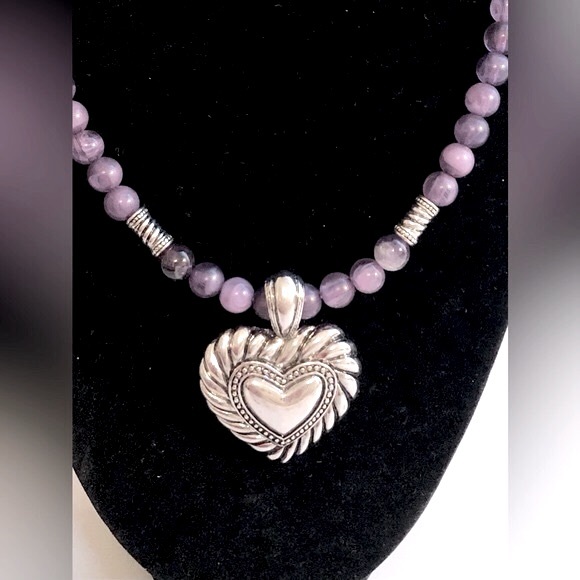 Bead Necklace w/Heart Pendant and Heart Shape Pierced Earrings - Picture 5 of 11